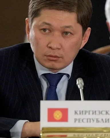 Sapar Isakov
