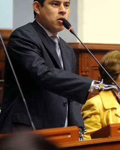 Luis Fernando Galarreta Velarde